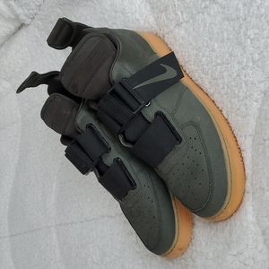 Nike Men's Olive and Black Shoes